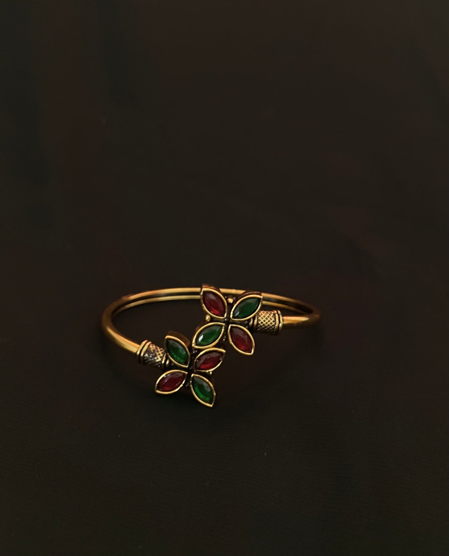 Floral gemstone bracelet