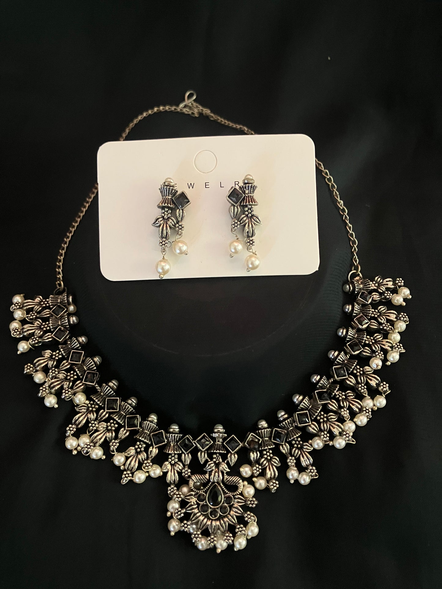 Oxidised cluster necklace set