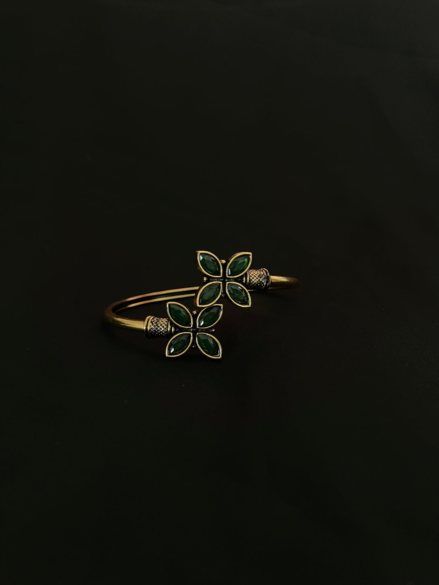 Green petal bracelet